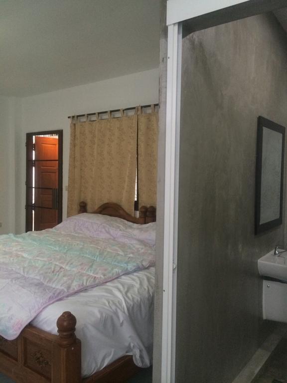 ホテル Hom Baan チエンマイ 部屋 写真