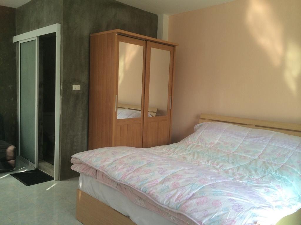 ホテル Hom Baan チエンマイ 部屋 写真